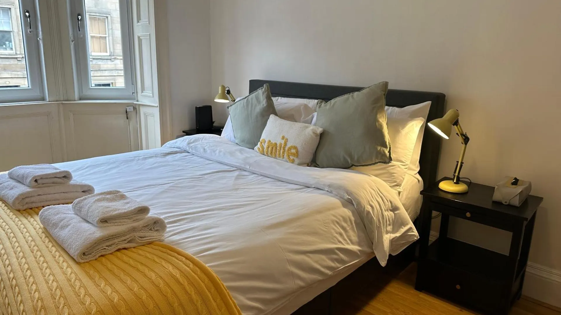 Lochrin Buildings Two Bed Apartment Edinburgh United Kingdom
