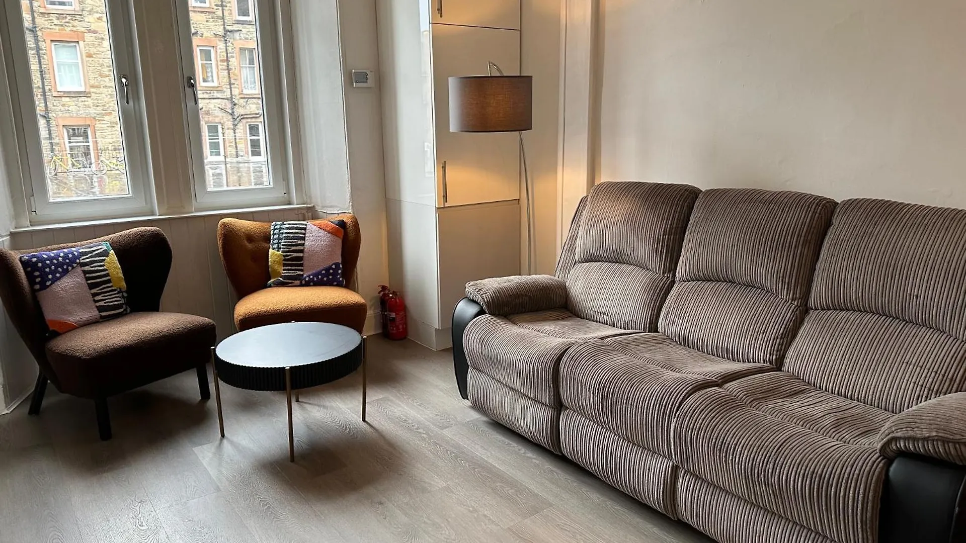 Lochrin Buildings Two Bed Apartment Edinburgh